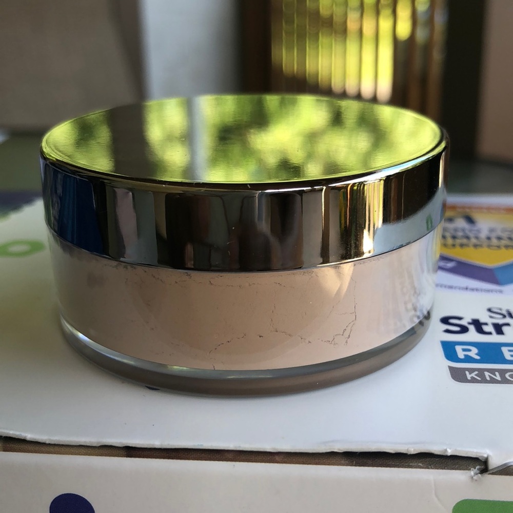 Makeup - Picture 2 of 8